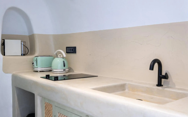 SantorOia Luxury Suites