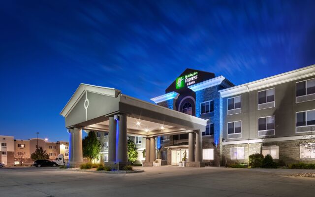 Holiday Inn Express & Suites Bellevue, an IHG Hotel