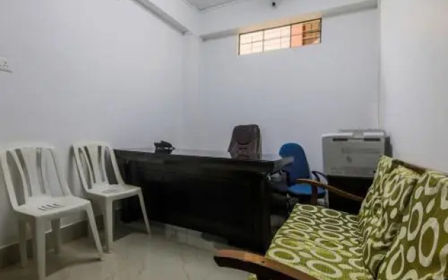 OYO 18528 Field Residency Inn