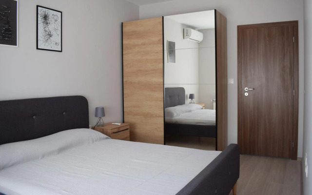 Pirotska 47 apartment