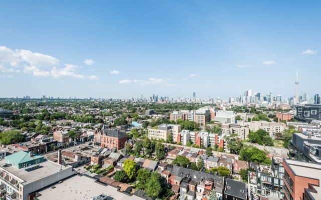 Life Suites Soho 2 Bed - 2 Bath CN Tower View