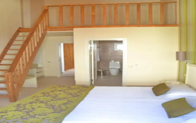 Ouril Hotel Julia