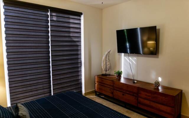 Peninsula 102 2 BR by Casago