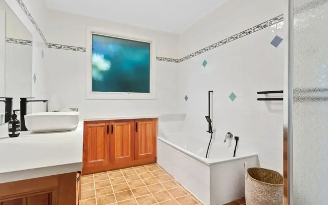 Blairgowrie Beachside Retreat Solar Heated Pool