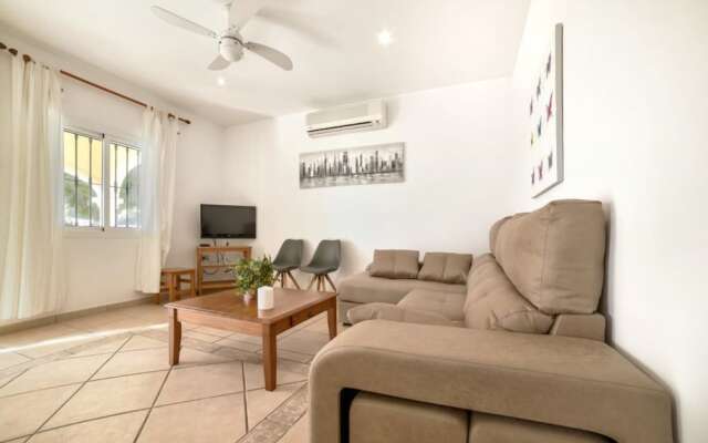 Villa - 7 Bedrooms with Pool and WiFi - 106438