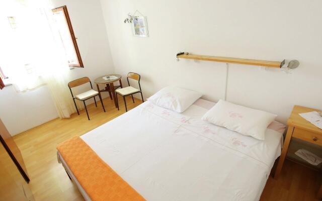 Luxurious Apartment in Novigrad with Terrace