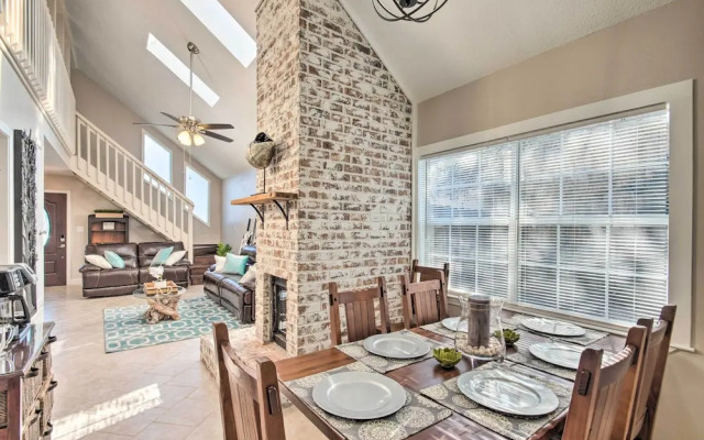 Pet-friendly A-frame Retreat Near Dtwn + Beaches!