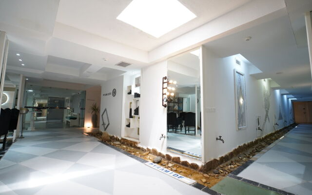 Hotel Les Pyramides