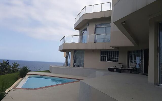 Ballitoville Big Family Villa