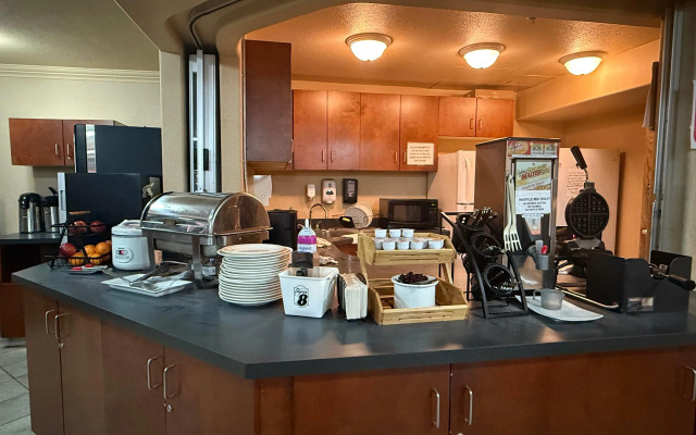 Super 8 by Wyndham Fort St. John BC