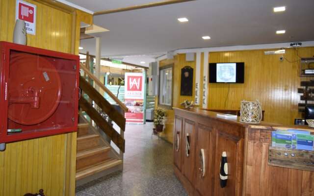 Hostal Akainik