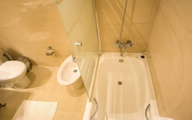 1327 La Quinta Heights