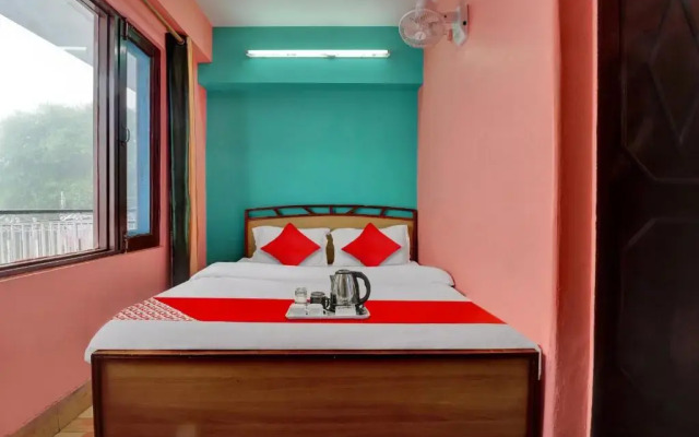 OYO 92514 Savitri Hotel Nand Palace