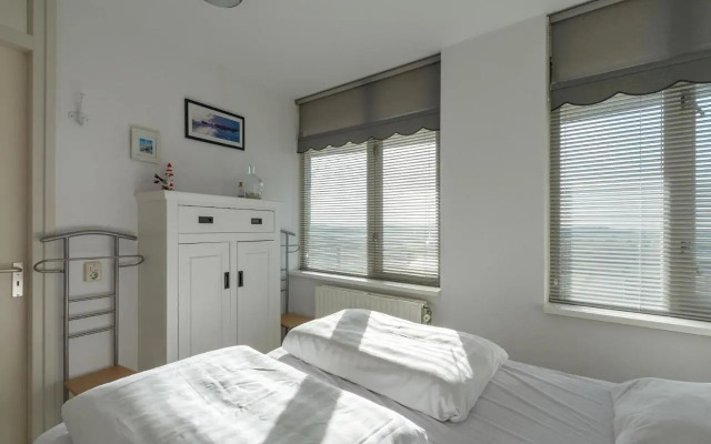 Lovely Apartment Beachside With Balcony