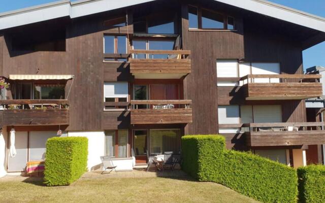 Appart en rez de jardin clos face au Mont BLANC