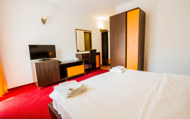 Complex Turistic Max International