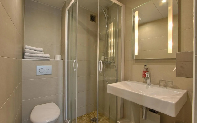 Golden City Hotel