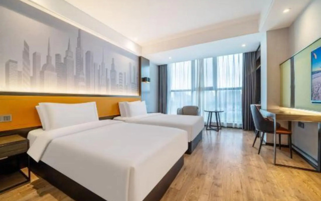Dishang Boutique Hotel (Shanghai Lingang Baolong Plaza Branch)