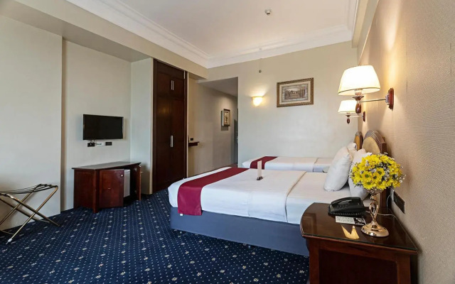 Sarrosa International Hotel and Residential Suites