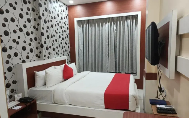 Hotel Embassy Grand