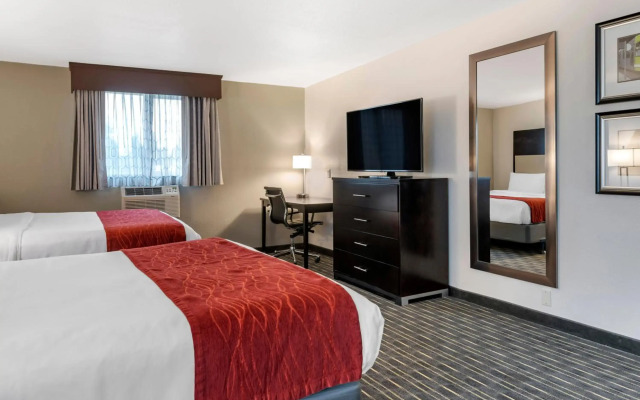 Comfort Inn & Suites Tigard near Washington Square