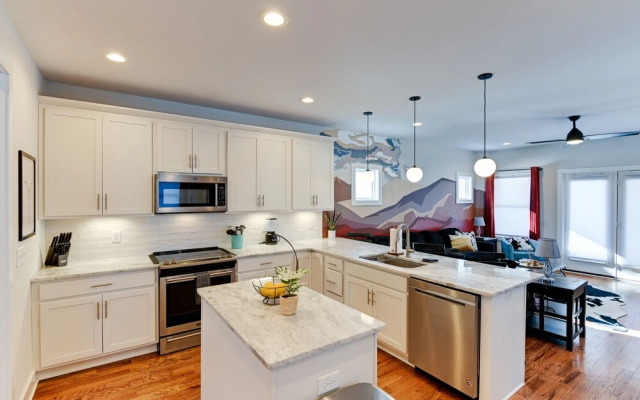 Pet-friendly Nashville Retreat ~ 3 Mi to Downtown!