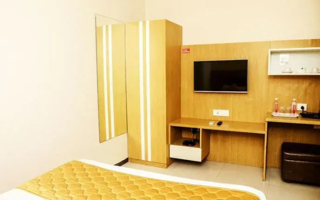 OYO 6832 Hotel 7 CEPL