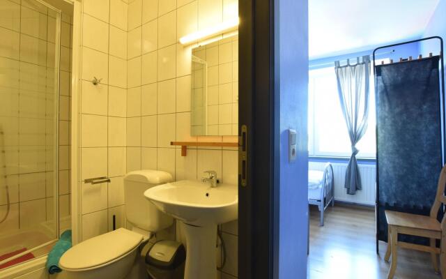 Pleasant Holiday Home with Sauna and Jacuzzi in Courtil