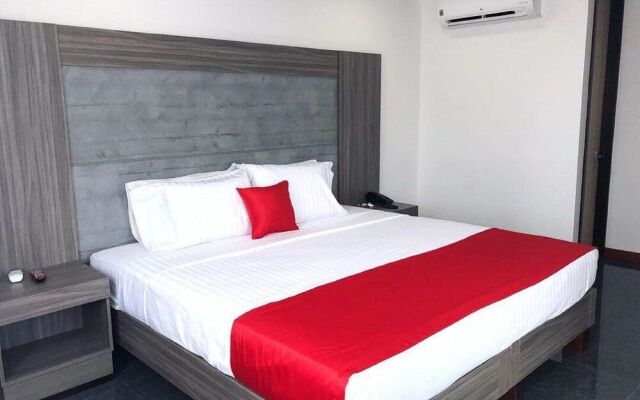 B&E Aparta-Suites Hotel
