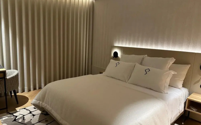 Palatial Suites