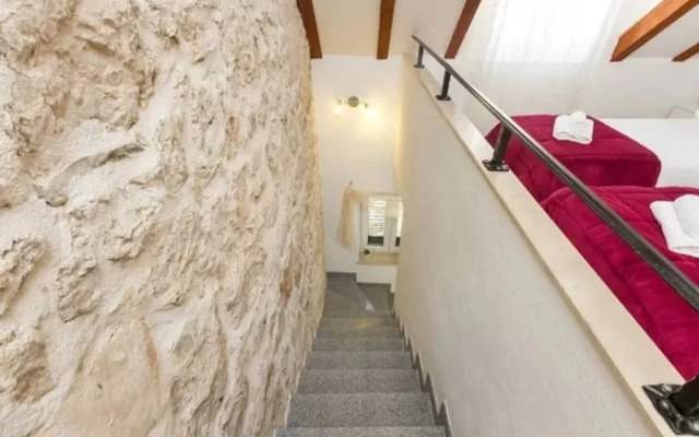Peruzovic Rooms 2