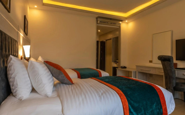 Petra Canyon Hotel