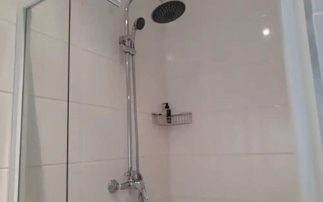 8 Ibis Lane Guest House