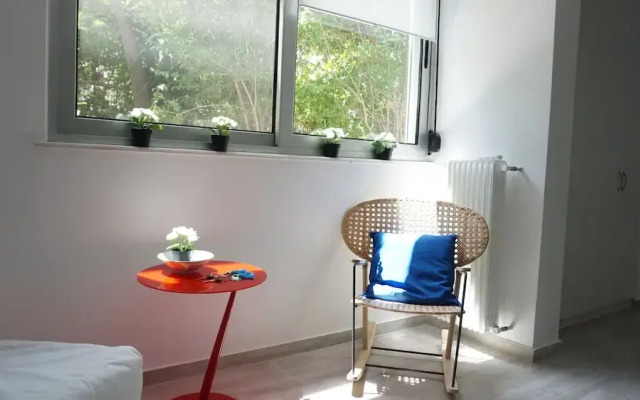 Comfy-Bright Studio Hilton Hotel Area