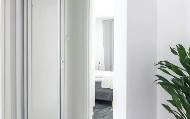 Bright 1BR Apartment next to the Beach