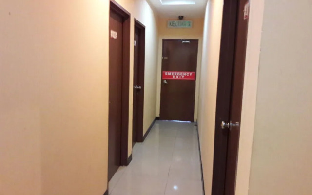OYO 216 La Viva Hotel