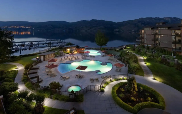 The Cove Lakeside Resort