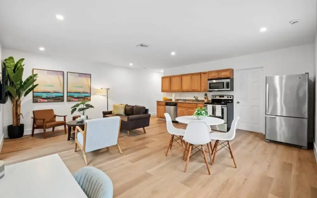 Awesome 1BR Apartment Sailboat