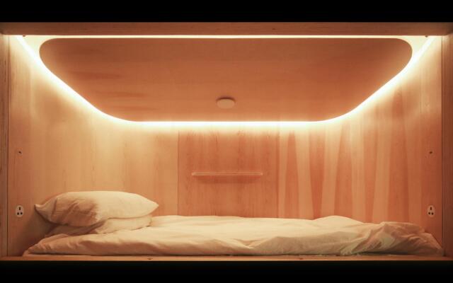 SLEEEP - Capsule Hotel