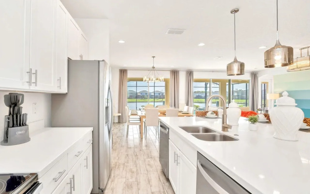 Upstay - Movie Mansion w Cinema-pool Hot Tub-games