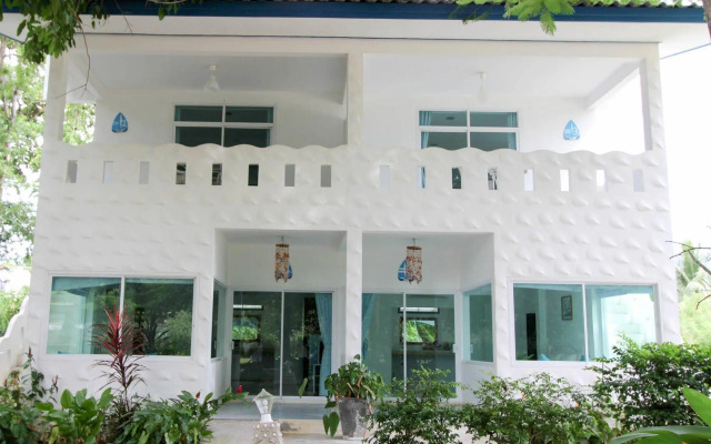 Issara Beach Resort