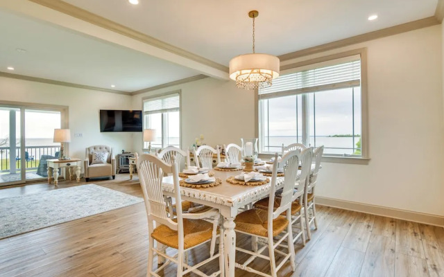 Waterfront Maryland Vacation Home: Private Beach!