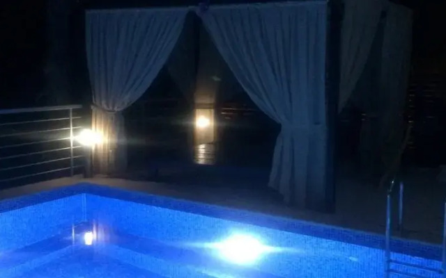 Villa Mira