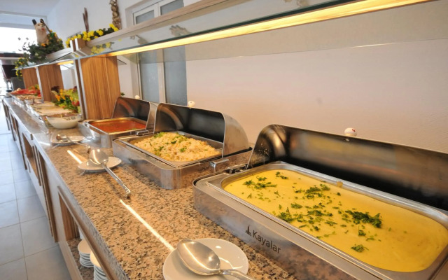 Amos Hotel