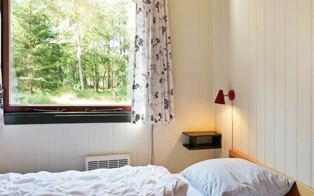 Well-furnished Holiday Home Nearby a Recreational Lake