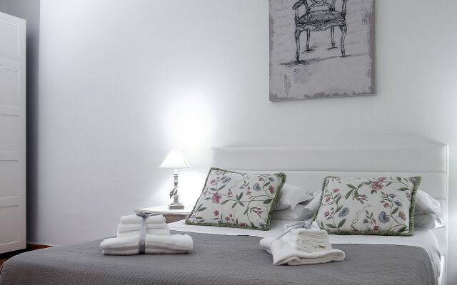 Corte Segreta Apartments