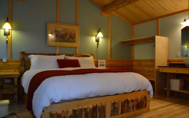 Tonglen Lake Lodge