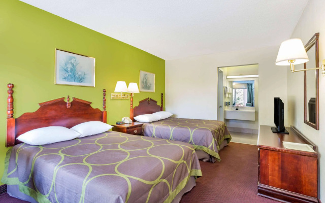 Super 8 By Wyndham Ashland/Richmond