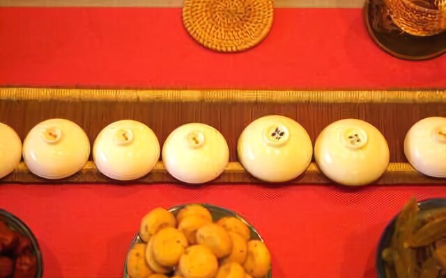 Kaiyuan Hotel · Seabirds