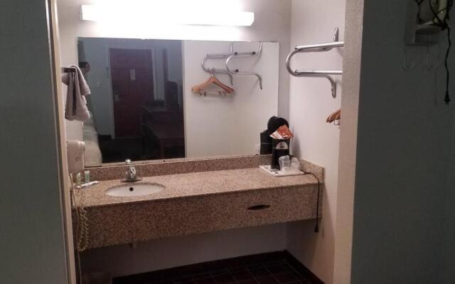 OSU 2 Queens Private Hotel 136 Booking